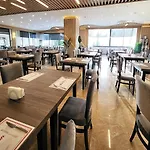 Hotel Maya World Park 4*
