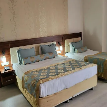 Hotell Maya World Park 4*