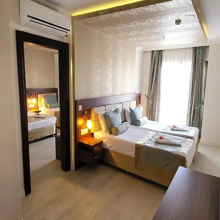 מלון Maya World Park 5*