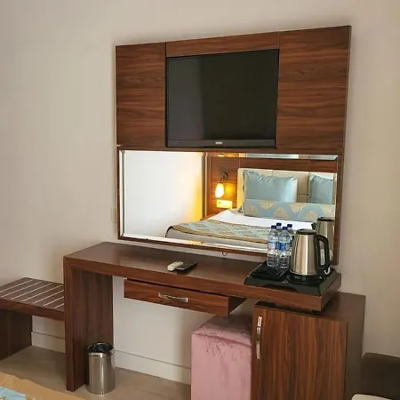 Maya World Park 酒店