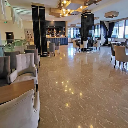 Maya World Park 酒店