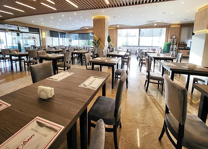 Hotel Maya World Park 5*